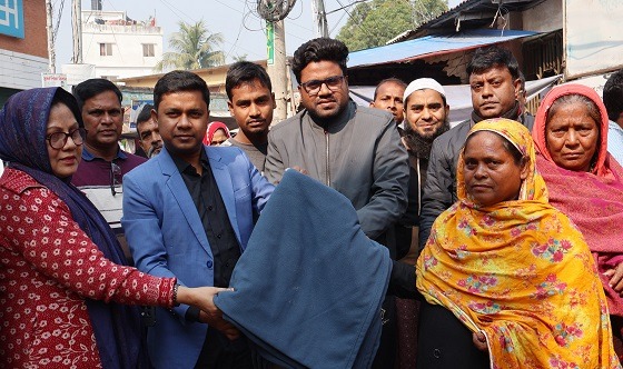 সিংড়ায় শীতার্তরা পেল শীতবস্ত্র