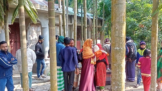 লালপুরে মুদি দোকানীকে কুপিয়ে হত্যা