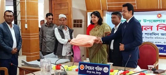 ইউএনও অফিস পরিদর্শন ও কম্বল বিতরণ