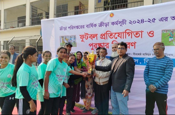 ঝিনাইদহে ফুটবল প্রতিযোগিতার পুরস্কার বিতরণ