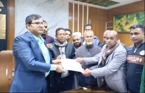 তানোরে দ্বীগুন ভাড়া বৃদ্ধির ঘোষণায় বিক্ষোভ