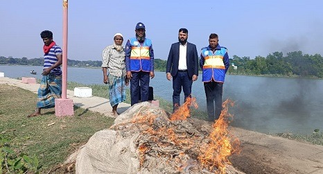 হালদা নদীতে অভিযান, ৬ হাজার মিটার অবৈধ জাল জব্দ