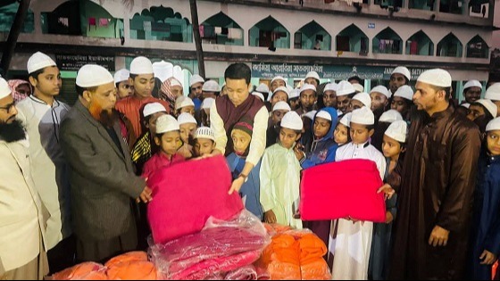 নাজিরপুরে শীতার্তদের মাঝে কম্বল বিতরন