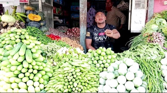 হিলিতে আলু পেঁয়াজ ও আদার দাম কমেছে