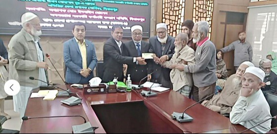 অবসরপ্রাপ্ত সরকারি কর্মচারীদের সম্মান করতে হবে