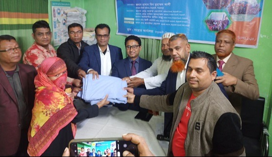 ইন্দুরকানীতে রূপসী বাংলা উন্নয়ন সংস্থার কম্বল বিতরণ