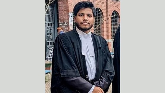 আদালত এলাকায় চিন্ময় সমর্থকদের হামলায় আইনজীবী নিহত