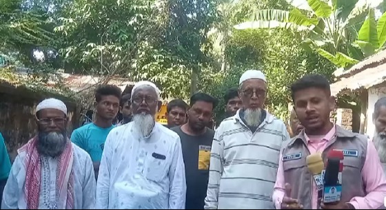 দিঘলিয়ায়  রাস্তা সংস্কারে দুর্ভোগ লাঘবে খুশী এলাকাবাসী
