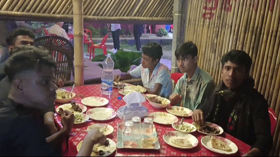 শীতের আগমনে জমে ওঠেছে সেনবাগের কাবাব হাউজ