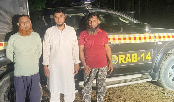 দুর্গাপুরে গাঁজাসহ আটক ৩
