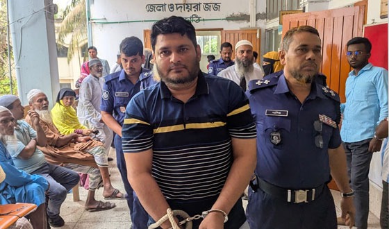 ঝালকাঠিতে অস্ত্র মামলায় আত্মসমর্পণ করে সাবেক ছাত্রলীগ নেতা কারাগারে