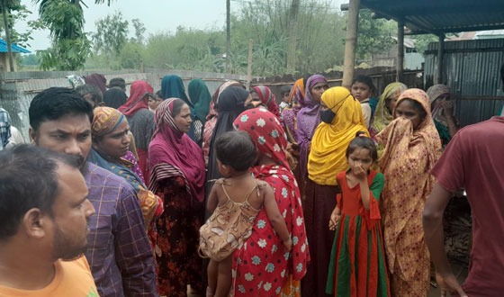 পাটগ্রামে ভ্যান চালকের ঝুলন্ত মরদেহ উদ্ধার