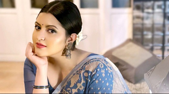 ফেসবুকে পরীমণির রহস্যময় স্ট্যাটাস