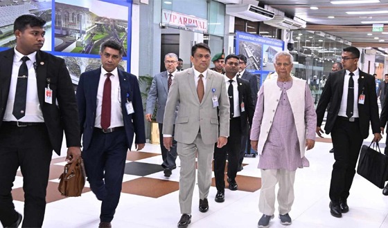 কাতারের উদ্দেশ্যে রওয়ানা দিলেন প্রধান উপদেষ্টা
