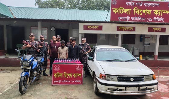 বিরামপুরে প্রাইভেটকার ও ফেন্সিডিলসহ আটক ৩