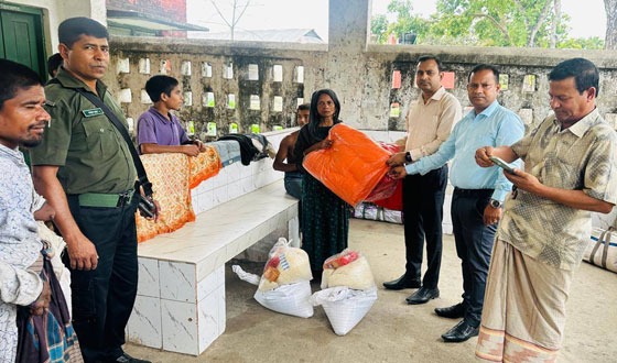 সহায়-সম্বলহীন একটি পরিবারকে বাঁচার স্বপ্ন দেখালেন রাজারহাট ইউএনও