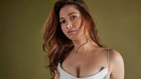 লবণ মাখিয়ে সমালোচনা গ্রহণ করেন তামান্না!