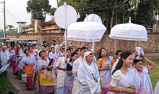 কমলগঞ্জে ৩ দিনব্যাপী মণিপুরি "লাই-হরাউবা" উৎসব চলছে