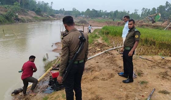 অবৈধ বালু পরিবহনে দুইজনের কারাদণ্ড, ৯ ড্রেজার মেশিন ধ্বংস