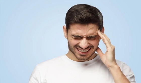 কেন হয় ডান পাশে মাথা ব্যথা? জেনে নিন কারণ