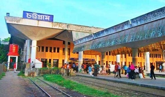 চট্টগ্রাম রেল স্টেশন যেন অপরাধীদের স্বর্গরাজ্য