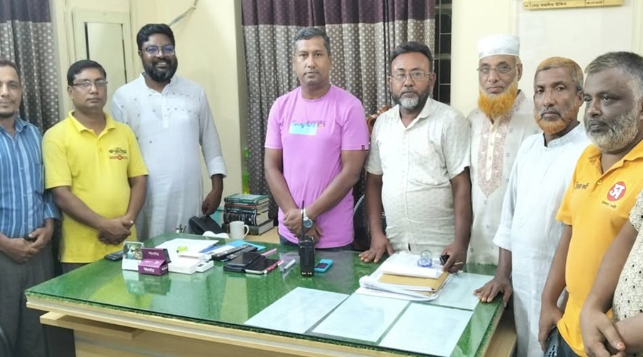 রাজারহাটে নবাগত ওসির সঙ্গে প্রেসক্লাব রাজারহাট এর সাংবাদিকদের সৌজন্য সাক্ষাৎ