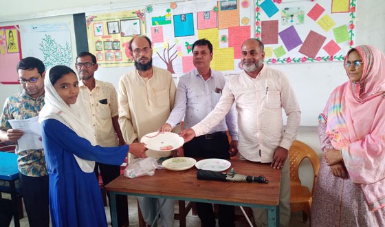 রাণীনগরের কালীগ্রাম উচ্চ বিদ্যালয়ে পুরস্কার বিতরণ