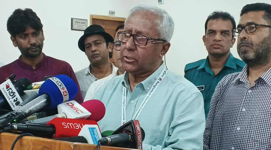 মেরুদণ্ড না থাকলে দাঁড়িয়ে আছি কীভাবে— প্রশ্ন ইসি সচিবের