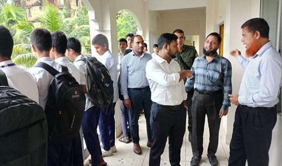 ইউএনও'র পার্বতী উচ্চ বিদ্যালয়ে অতর্কিত অভিযান