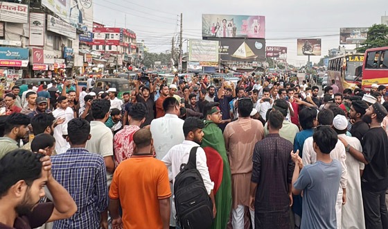বরিশালে ছাত্র-জনতার ব্লকেড কর্মসূচি