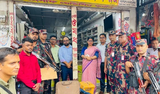 আশাশুনিতে ভ্রাম্যমান আদালতে দুই ওষুধ ব্যবসায়ীকে জরিমানা