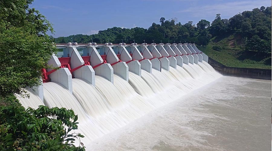 কাপ্তাই হ্রদের পানি কমতে শুরু, বিপৎসীমায় এখনও সতর্কতা