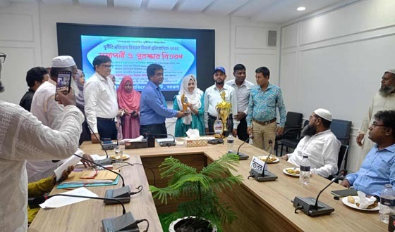 বরগুনায় দূর্নীতি বিরোধী বিতর্ক ও পুরস্কার বিতরনী