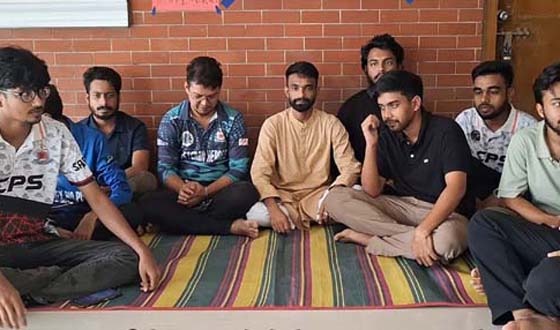 মাওলানা ভাসানী বিজ্ঞান ও প্রযুক্তি বিশ্ববিদ্যালয়ে ছাত্র সংসদের দাবিতে আমরণ অনশন