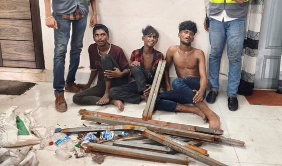 চট্টগ্রামে ফ্লাইওভারের নাট-বল্টু চুরির সময় আটক ৩