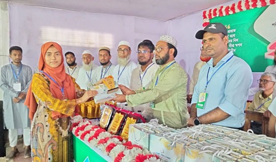 হাতিয়ায় জিপিএ-৫ প্রাপ্ত শিক্ষার্থীদের সংবর্ধনা