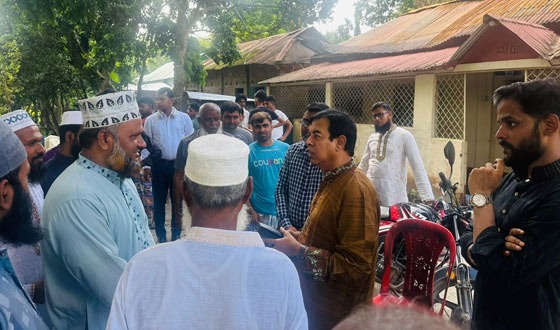 অগ্নিসংযোগে ক্ষতিগ্রস্ত মুক্তিযোদ্ধার বাড়ি পরিদর্শনে জামায়াতের আমীর