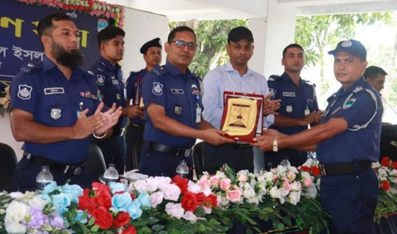 এএস আই এস এম তারিকুল ইসলাম সাতক্ষীরা জেলার শ্রেষ্ঠ নির্বাচিত