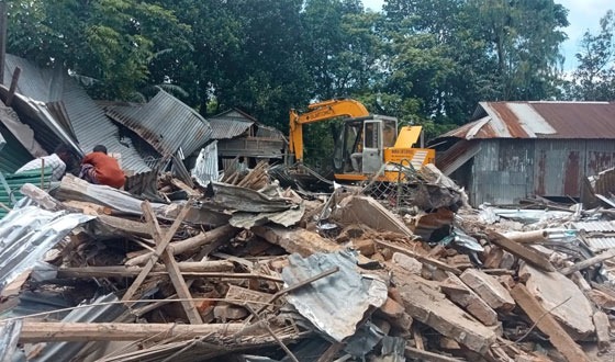 ঝিনাইগাতীতে অবৈধ স্থাপনা গুঁড়িয়ে খাস জমি উদ্ধার