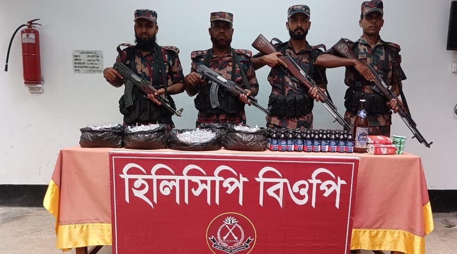 হিলিতে সীমান্তে বিপুল পরিমাণ ভারতীয় মাদকদ্রব্য জব্দ করেছে বিজিবি