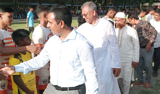 পীরগাছার তাম্বুলপুরে আন্ত:জেলা ফুটবল টুর্নামেন্ট এর উদ্বোধন