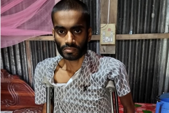 ক্যান্সারে আক্রান্ত বাবুলের জীবন বাঁচাতে দানশীল ব্যক্তি এগিয়ে আসুন