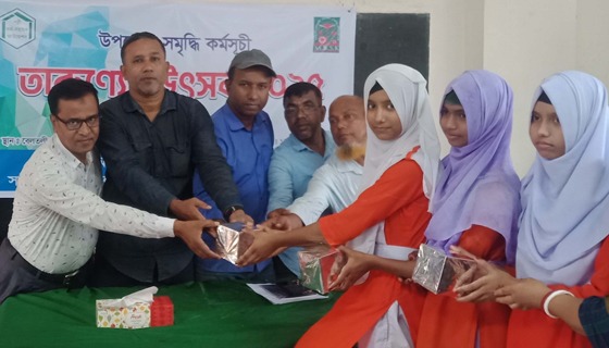 চিরিরবন্দরে তারুন্যের উৎসব বিতর্ক প্রতিযোগিতা