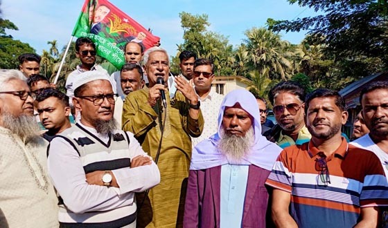 আগে ৫৫ বছরের অন্যায়ের ক্ষমা চান: ফারুক