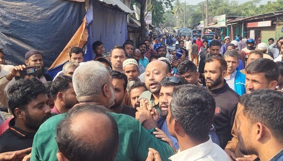 বরিশালে নিজের নির্বাচনী এলাকায় তোপের মুখে ব্যারিস্টার ফুয়াদ