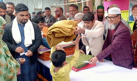 টাঙ্গাইলের হুগড়া ইউনিয়নে শীত বস্ত্র বিতরণ