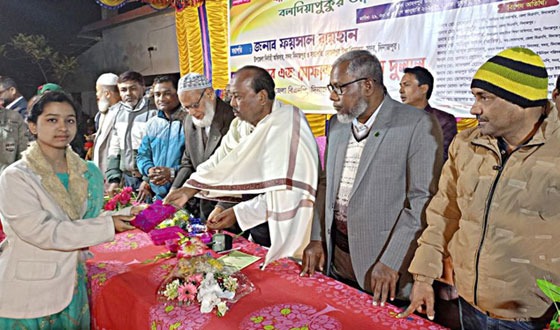 বলদিয়াপুকুর আজাদ ক্লাব ও মোহনপুর উচ্চ বিদ্যালয়ের বার্ষিকক্রীড়া অনুষ্ঠিত
