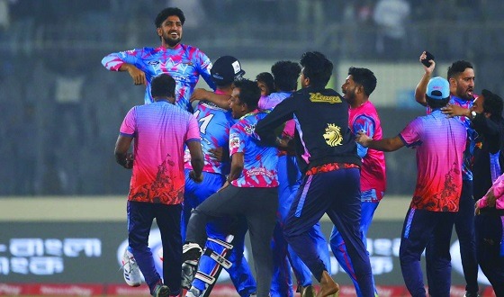 শ্বাসরুদ্ধকর ম্যাচে খুলনাকে কাঁদিয়ে ফাইনালে চিটাগং