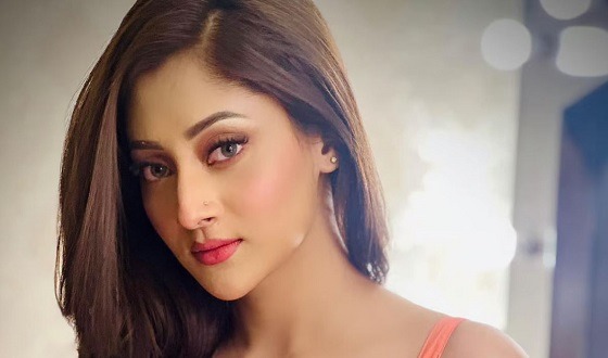 বিয়ে নিয়ে এখনই ভাবছেন না পূজা
