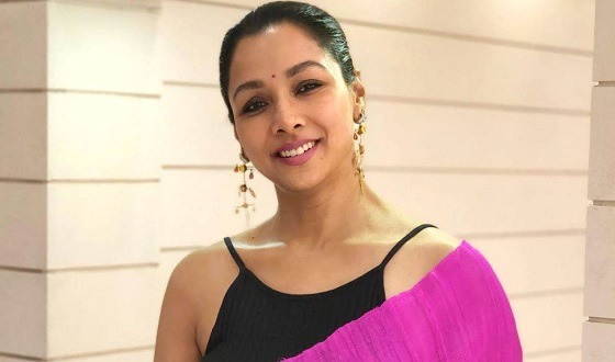 সমালোচনা উপভোগ করেন রুনা খান